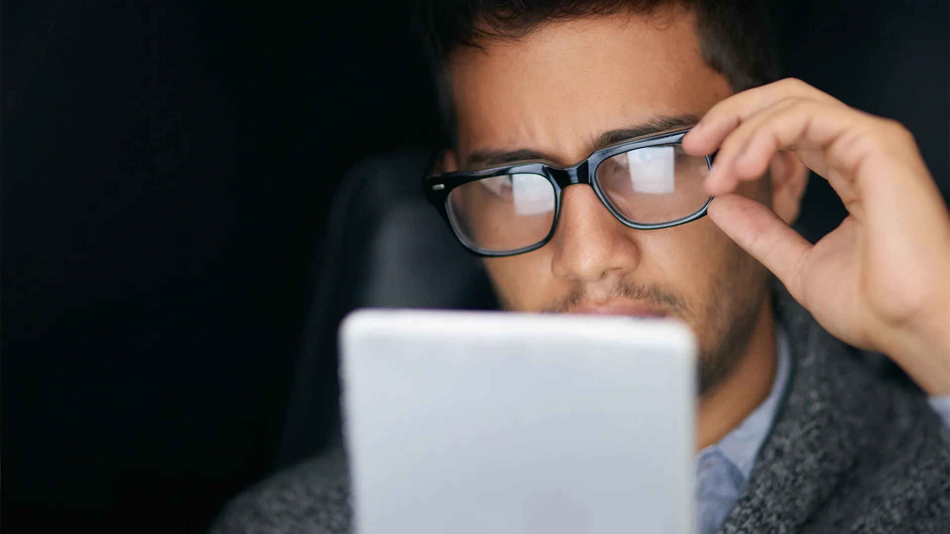 Practical Ways to Combat The Effects of Screen Time On Your Eyes